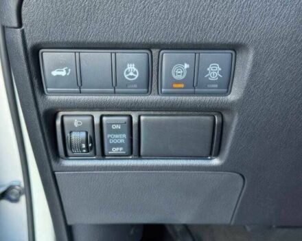 Білий Інфініті QX80, об'ємом двигуна 5.6 л та пробігом 45 тис. км за 15000 $, фото 15 на Automoto.ua