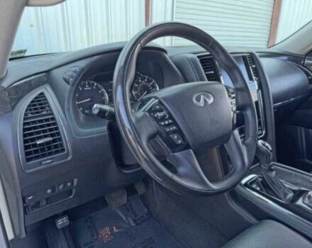 Білий Інфініті QX80, об'ємом двигуна 5.6 л та пробігом 45 тис. км за 15000 $, фото 11 на Automoto.ua