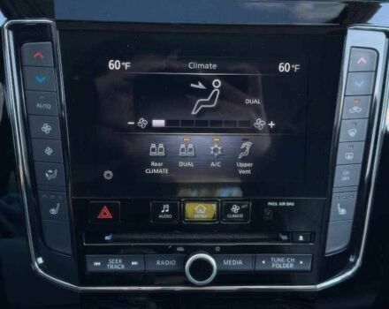 Білий Інфініті QX80, об'ємом двигуна 5.6 л та пробігом 45 тис. км за 15000 $, фото 17 на Automoto.ua