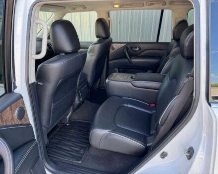 Белый Инфинити QX80, объемом двигателя 5.6 л и пробегом 30 тыс. км за 15000 $, фото 8 на Automoto.ua