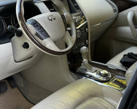 Черный Инфинити QX80, объемом двигателя 5.55 л и пробегом 298 тыс. км за 20700 $, фото 14 на Automoto.ua