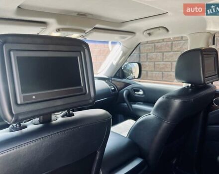 Черный Инфинити QX80, объемом двигателя 5.55 л и пробегом 165 тыс. км за 22000 $, фото 12 на Automoto.ua