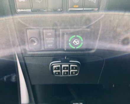 Черный Инфинити QX80, объемом двигателя 5.55 л и пробегом 165 тыс. км за 22000 $, фото 17 на Automoto.ua