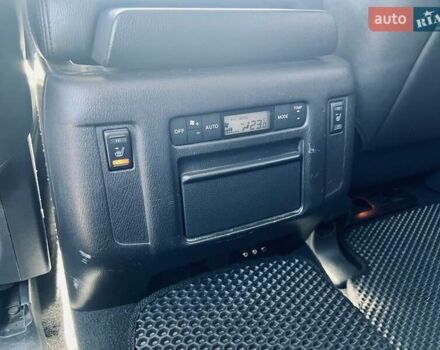 Черный Инфинити QX80, объемом двигателя 5.55 л и пробегом 165 тыс. км за 22000 $, фото 15 на Automoto.ua