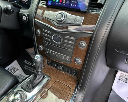 Черный Инфинити QX80, объемом двигателя 5.6 л и пробегом 179 тыс. км за 21950 $, фото 7 на Automoto.ua