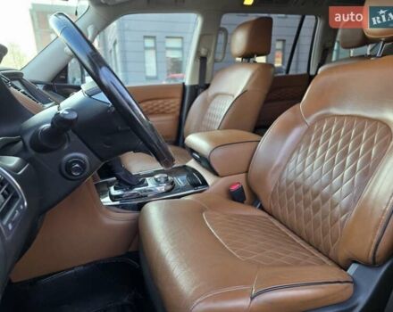 Чорний Інфініті QX80, об'ємом двигуна 5.55 л та пробігом 107 тис. км за 32300 $, фото 12 на Automoto.ua