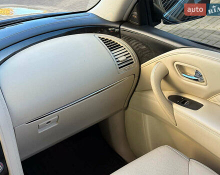 Черный Инфинити QX80, объемом двигателя 5.6 л и пробегом 95 тыс. км за 34490 $, фото 30 на Automoto.ua