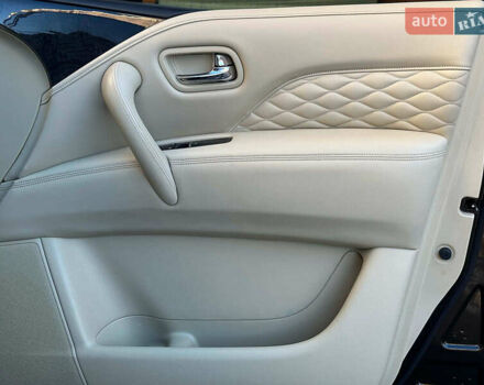 Черный Инфинити QX80, объемом двигателя 5.6 л и пробегом 95 тыс. км за 34490 $, фото 33 на Automoto.ua