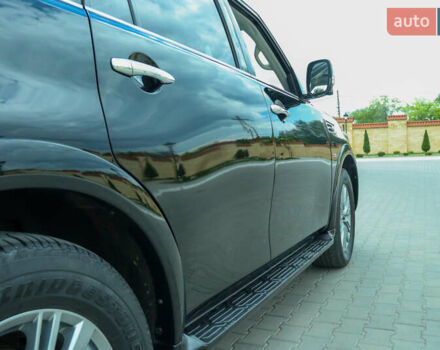 Черный Инфинити QX80, объемом двигателя 5.55 л и пробегом 32 тыс. км за 41500 $, фото 3 на Automoto.ua