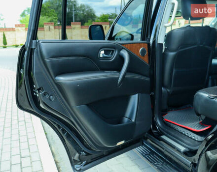 Черный Инфинити QX80, объемом двигателя 5.55 л и пробегом 32 тыс. км за 41500 $, фото 37 на Automoto.ua