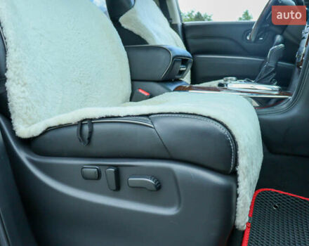 Черный Инфинити QX80, объемом двигателя 5.55 л и пробегом 32 тыс. км за 41500 $, фото 35 на Automoto.ua