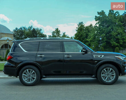 Черный Инфинити QX80, объемом двигателя 5.55 л и пробегом 32 тыс. км за 41500 $, фото 1 на Automoto.ua