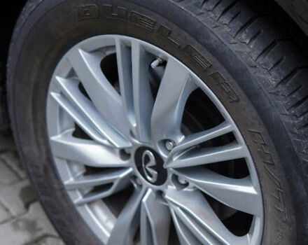 Черный Инфинити QX80, объемом двигателя 5.55 л и пробегом 15 тыс. км за 45000 $, фото 65 на Automoto.ua