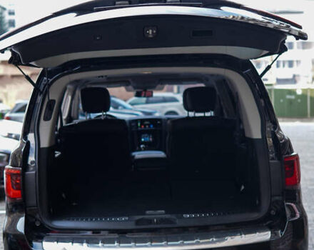 Черный Инфинити QX80, объемом двигателя 5.55 л и пробегом 15 тыс. км за 45000 $, фото 36 на Automoto.ua