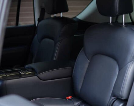 Черный Инфинити QX80, объемом двигателя 5.55 л и пробегом 15 тыс. км за 45000 $, фото 32 на Automoto.ua