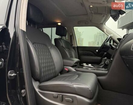 Чорний Інфініті QX80, об'ємом двигуна 5.55 л та пробігом 24 тис. км за 61990 $, фото 13 на Automoto.ua