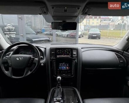 Чорний Інфініті QX80, об'ємом двигуна 5.55 л та пробігом 24 тис. км за 61990 $, фото 14 на Automoto.ua