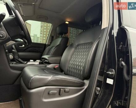 Чорний Інфініті QX80, об'ємом двигуна 5.55 л та пробігом 24 тис. км за 61990 $, фото 8 на Automoto.ua