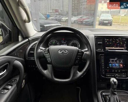 Чорний Інфініті QX80, об'ємом двигуна 5.55 л та пробігом 24 тис. км за 61990 $, фото 16 на Automoto.ua