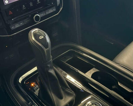 Чорний Інфініті QX80, об'ємом двигуна 5.6 л та пробігом 11 тис. км за 55000 $, фото 7 на Automoto.ua