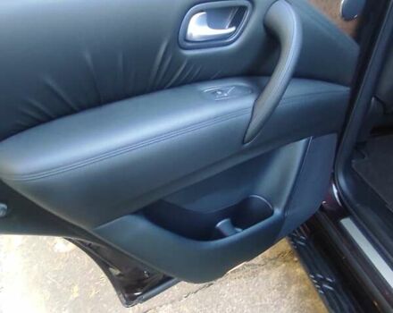 Красный Инфинити QX80, объемом двигателя 5.6 л и пробегом 27 тыс. км за 25600 $, фото 5 на Automoto.ua