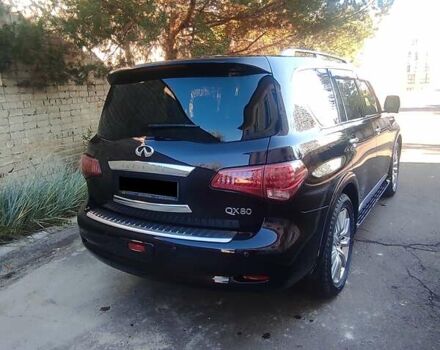 Красный Инфинити QX80, объемом двигателя 5.6 л и пробегом 27 тыс. км за 25600 $, фото 1 на Automoto.ua