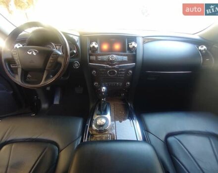 Красный Инфинити QX80, объемом двигателя 5.6 л и пробегом 27 тыс. км за 25600 $, фото 13 на Automoto.ua