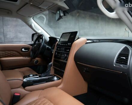 Инфинити QX80, объемом двигателя 5.6 л и пробегом 16 тыс. км за 62000 $, фото 27 на Automoto.ua