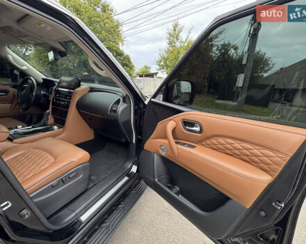 Інфініті QX80, об'ємом двигуна 5.6 л та пробігом 20 тис. км за 70000 $, фото 14 на Automoto.ua