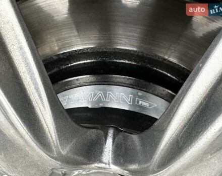 Серый Инфинити QX80, объемом двигателя 5.55 л и пробегом 141 тыс. км за 23900 $, фото 6 на Automoto.ua