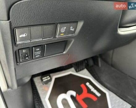 Серый Инфинити QX80, объемом двигателя 5.55 л и пробегом 141 тыс. км за 23900 $, фото 39 на Automoto.ua