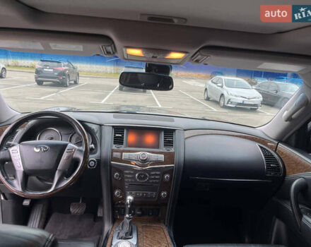 Сірий Інфініті QX80, об'ємом двигуна 5.55 л та пробігом 160 тис. км за 28000 $, фото 16 на Automoto.ua
