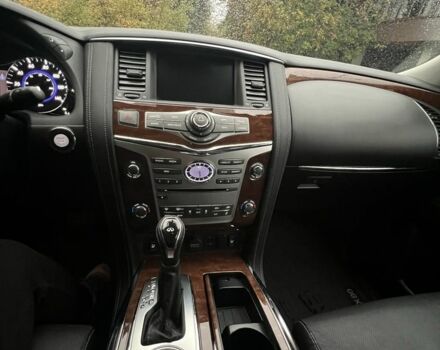 Серый Инфинити QX80, объемом двигателя 5.6 л и пробегом 65 тыс. км за 33428 $, фото 7 на Automoto.ua