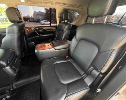 Серый Инфинити QX80, объемом двигателя 5.6 л и пробегом 67 тыс. км за 8000 $, фото 17 на Automoto.ua