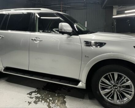 Серый Инфинити QX80, объемом двигателя 5.6 л и пробегом 65 тыс. км за 33428 $, фото 2 на Automoto.ua