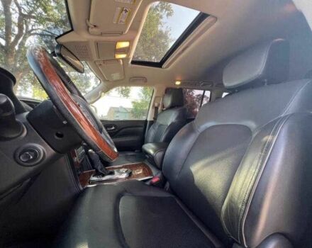 Серый Инфинити QX80, объемом двигателя 5.6 л и пробегом 67 тыс. км за 8000 $, фото 9 на Automoto.ua