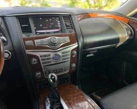 Серый Инфинити QX80, объемом двигателя 5.6 л и пробегом 67 тыс. км за 8000 $, фото 12 на Automoto.ua