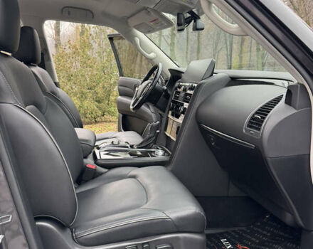 Сірий Інфініті QX80, об'ємом двигуна 5.55 л та пробігом 35 тис. км за 58999 $, фото 59 на Automoto.ua