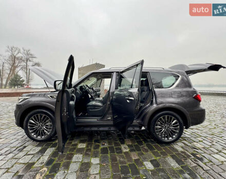 Сірий Інфініті QX80, об'ємом двигуна 5.55 л та пробігом 35 тис. км за 58999 $, фото 117 на Automoto.ua