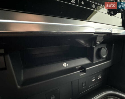 Сірий Інфініті QX80, об'ємом двигуна 5.55 л та пробігом 35 тис. км за 58999 $, фото 24 на Automoto.ua