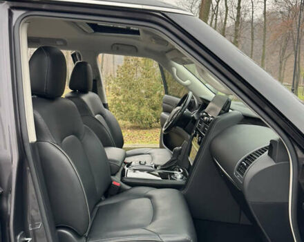 Сірий Інфініті QX80, об'ємом двигуна 5.55 л та пробігом 35 тис. км за 58999 $, фото 60 на Automoto.ua