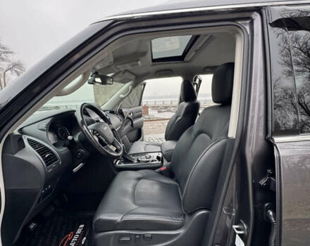 Сірий Інфініті QX80, об'ємом двигуна 5.55 л та пробігом 35 тис. км за 58999 $, фото 92 на Automoto.ua