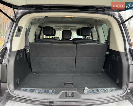 Сірий Інфініті QX80, об'ємом двигуна 5.55 л та пробігом 35 тис. км за 58999 $, фото 47 на Automoto.ua