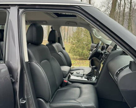 Сірий Інфініті QX80, об'ємом двигуна 5.55 л та пробігом 35 тис. км за 58999 $, фото 61 на Automoto.ua