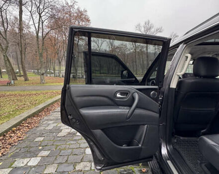 Сірий Інфініті QX80, об'ємом двигуна 5.55 л та пробігом 35 тис. км за 58999 $, фото 74 на Automoto.ua