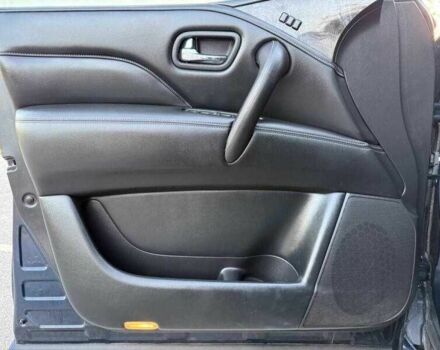 Синий Инфинити QX80, объемом двигателя 5.6 л и пробегом 50 тыс. км за 12000 $, фото 8 на Automoto.ua