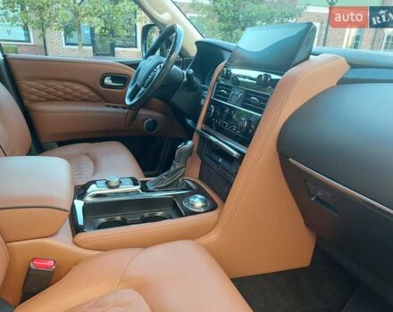 Синий Инфинити QX80, объемом двигателя 5.55 л и пробегом 12 тыс. км за 72000 $, фото 1 на Automoto.ua