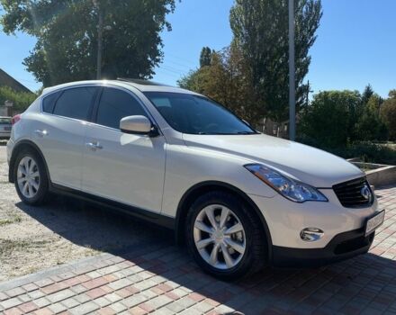 Белый Инфинити EX 35, объемом двигателя 3.5 л и пробегом 130 тыс. км за 10500 $, фото 1 на Automoto.ua