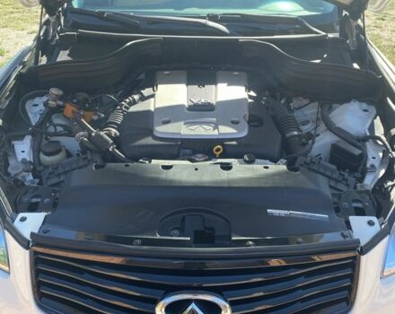 Белый Инфинити EX 35, объемом двигателя 3.5 л и пробегом 130 тыс. км за 10500 $, фото 4 на Automoto.ua