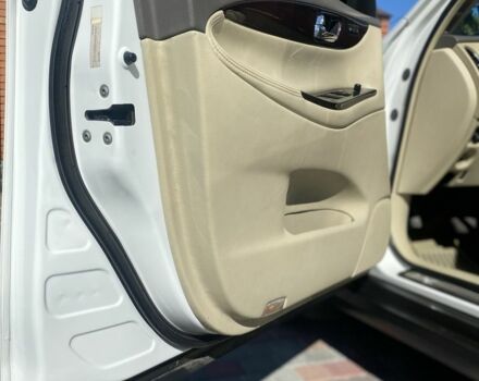 Белый Инфинити EX 35, объемом двигателя 3.5 л и пробегом 130 тыс. км за 10500 $, фото 8 на Automoto.ua